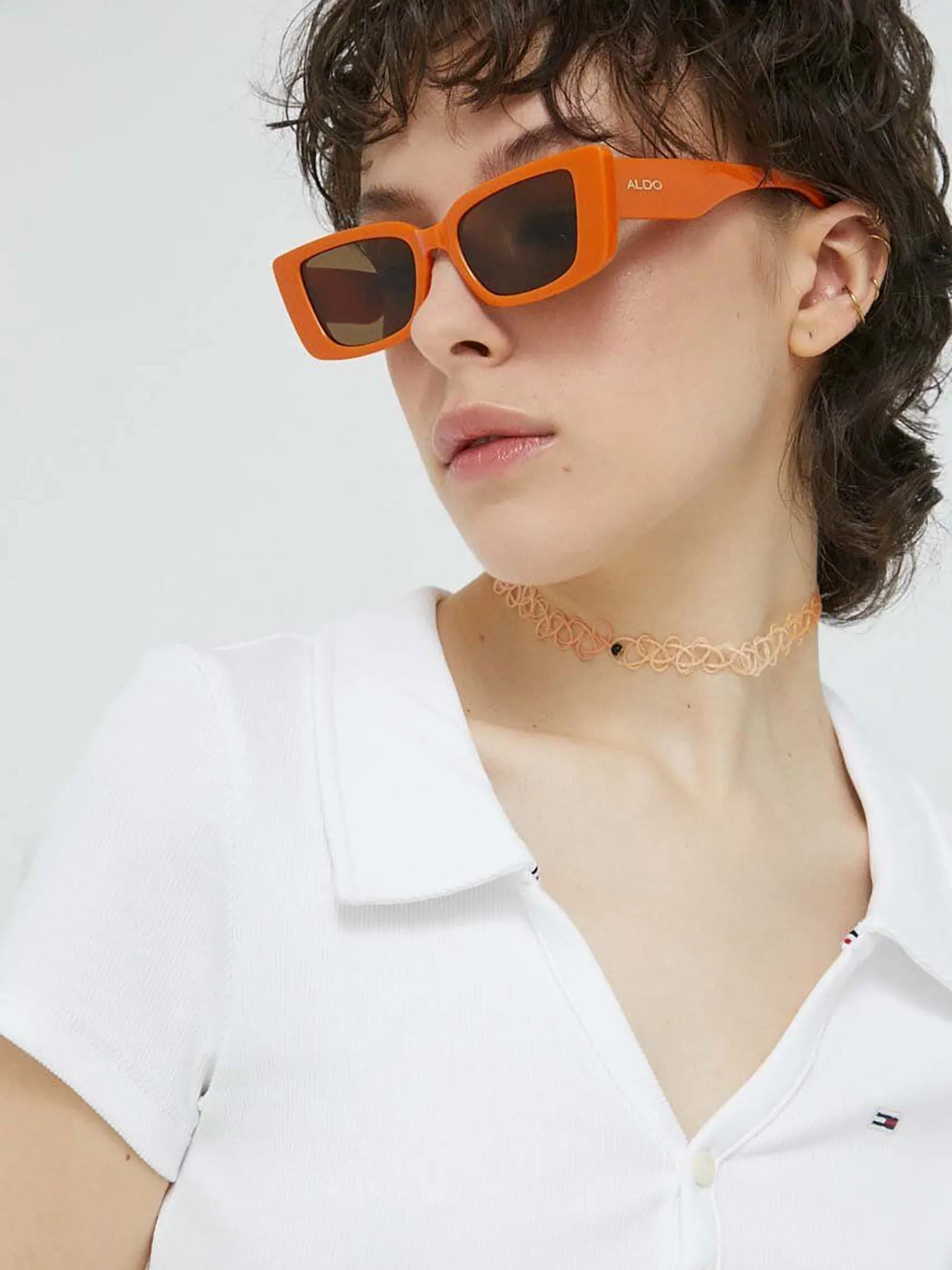 Γυναικεία polo μπλούζα crop top TJW ESSENTIAL V-NECK POLO DW0DW15322YBR | DW0DW15322YBR