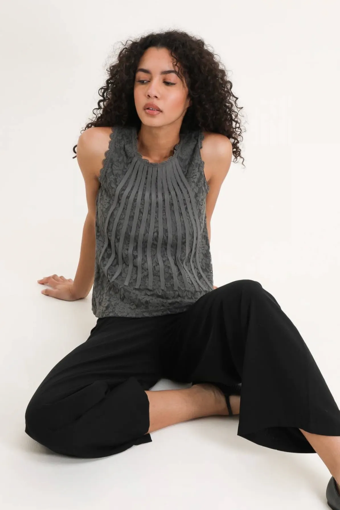 Anais sleeveless lace top