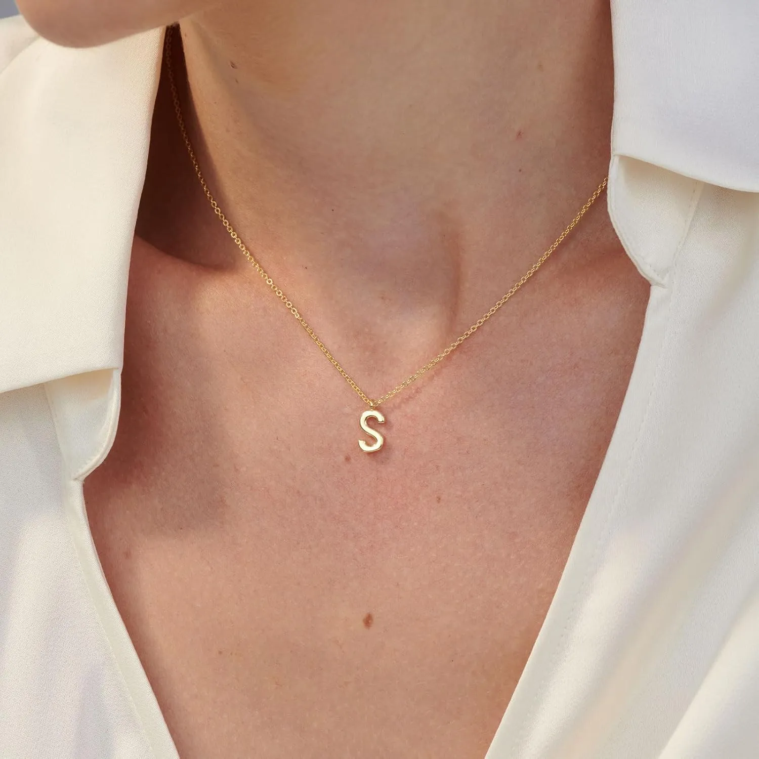 HANLI Initial Necklaces for Women - 14k Gold Plated Dainty Letter Necklace Simple Alphabet A-Z Necklace Personalized Monogram Name Necklace for Women Jewelry