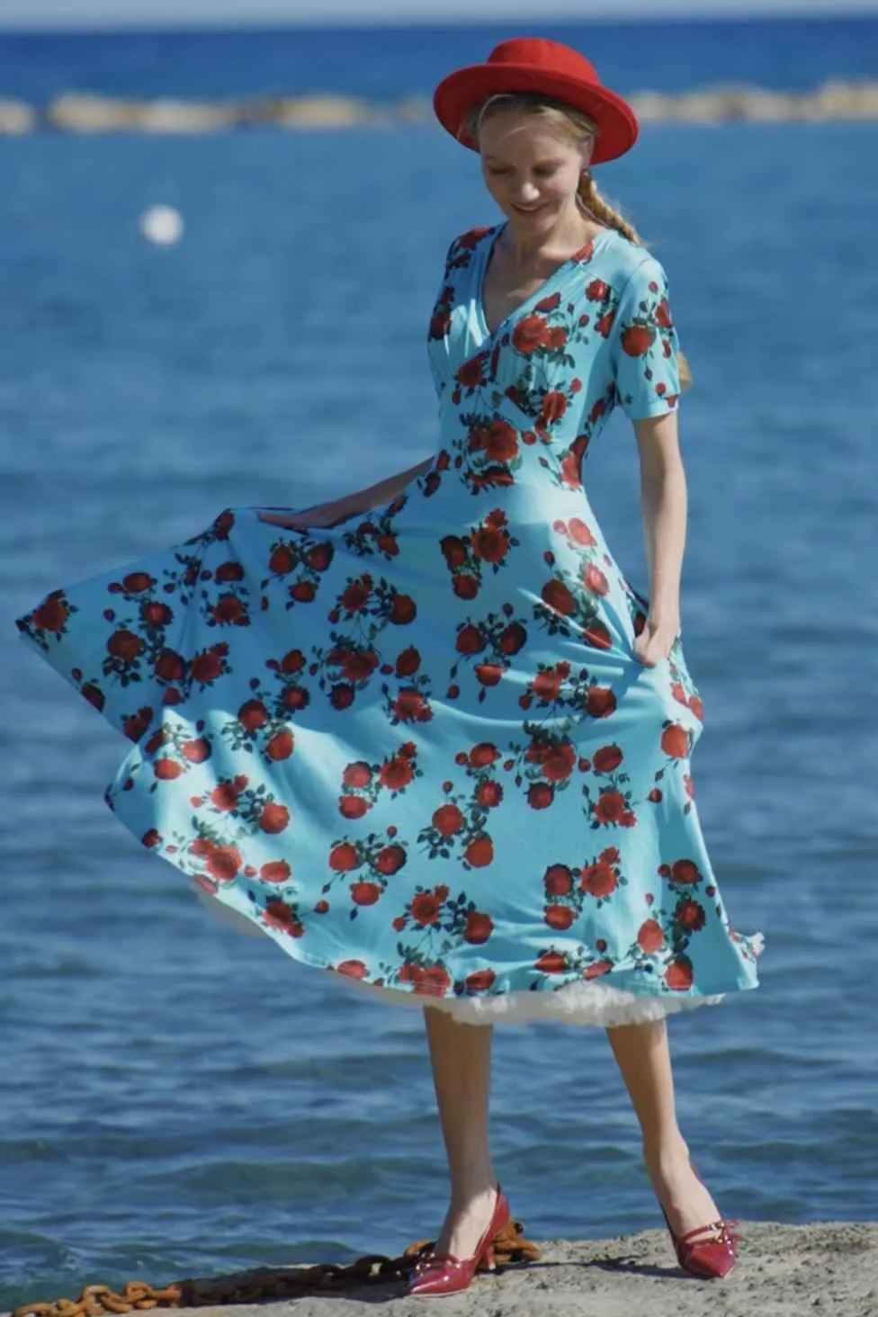 Julia 50s Style Red Rose Sleeved Dress in Blue