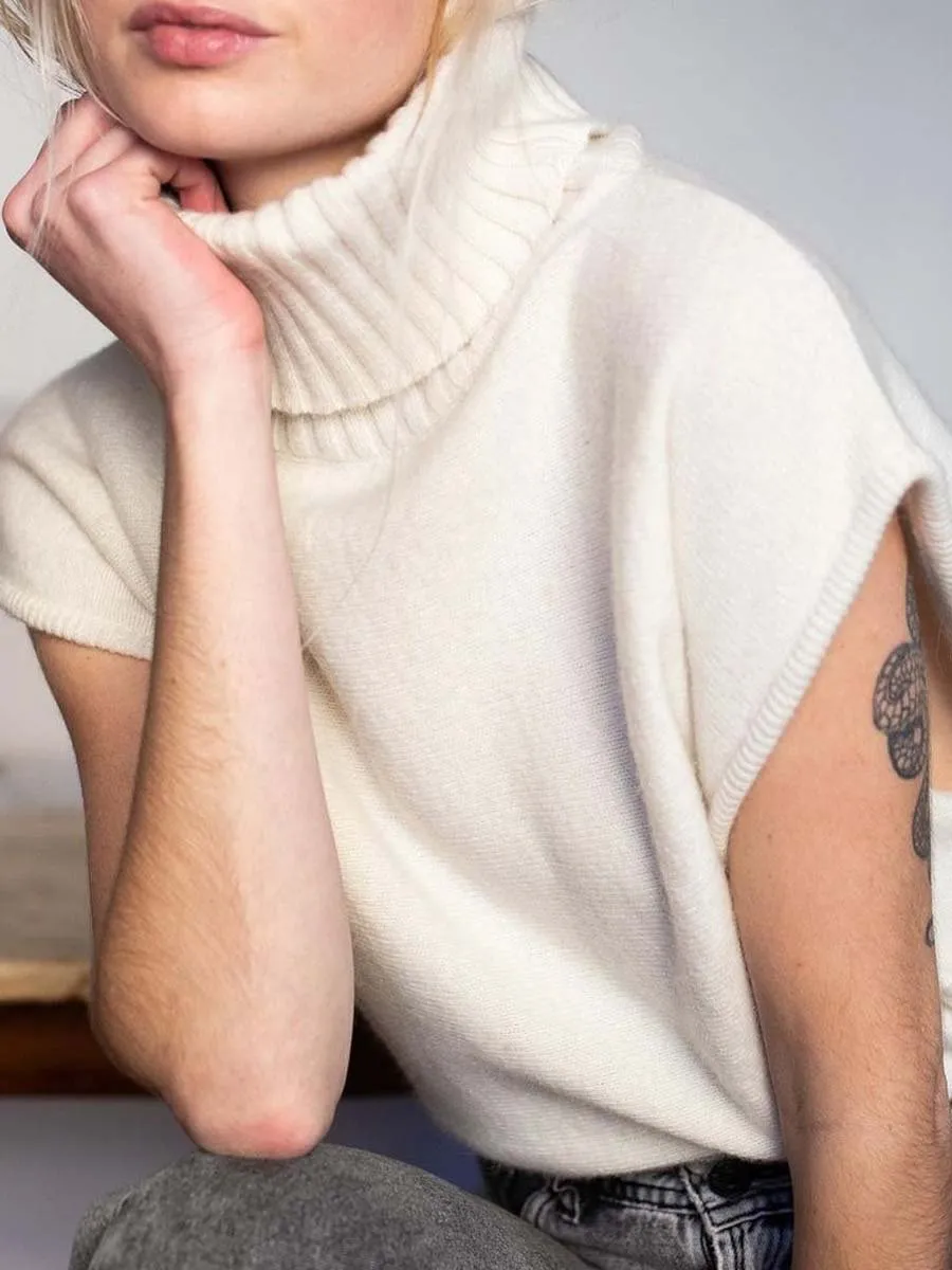 Women's Sleeveless Knitted Sweater with High Collar